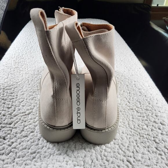 NEW Andre Assous Vernon Bootie suede Leather taupe size 5.5 - Picture 5 of 9